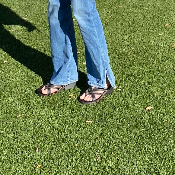 Sandals size 8 - Picture 2 of 3